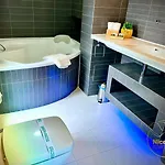 Life - Luxury In The Old Town. Apartment *