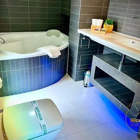 Life - Luxury In The Old Town. Apartmán *