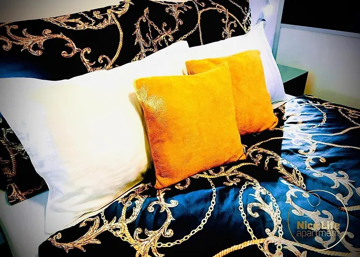 Life - Luxury In The Old Town.