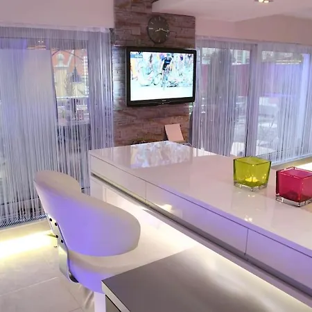 Life - Luxury In The Old Town.