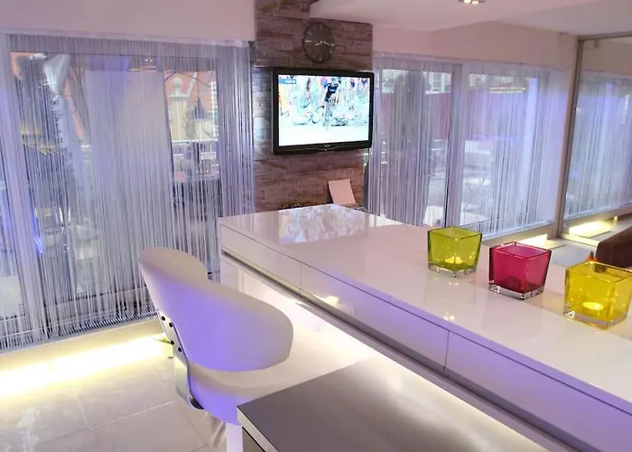 Life - Luxury In The Old Town.